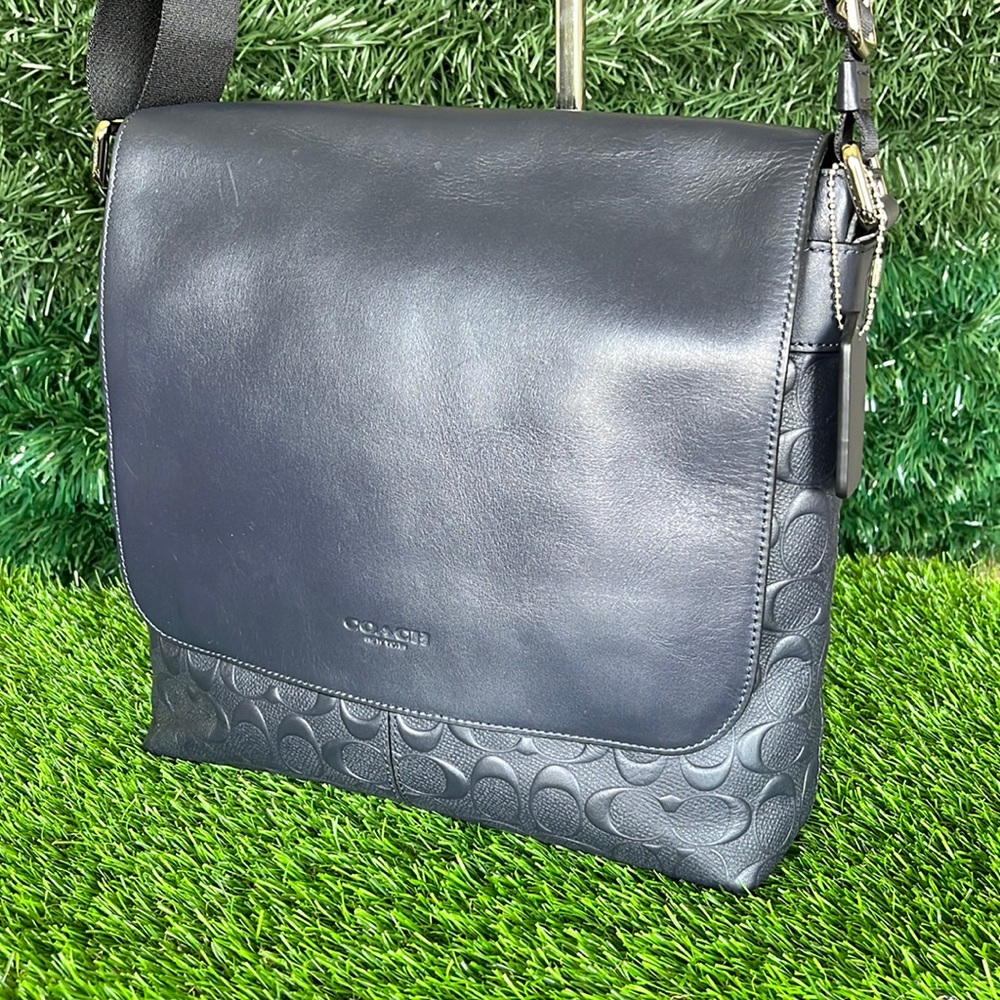 NWT Coach men CHARLES SMALL MESSENGER IN SIGNATURE CROSSGRAIN LEATHER